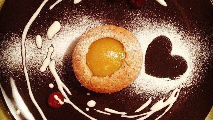 Рецепт миндальных кексов с персиками