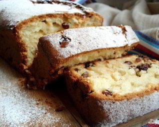 Простой кекс с изюмом