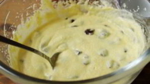 простой кекс с изюмом