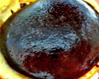 Шоколадный фондан с миндалем в апельсинах