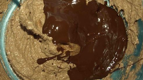 шоколадный кекс с миндалем и орехами пекан