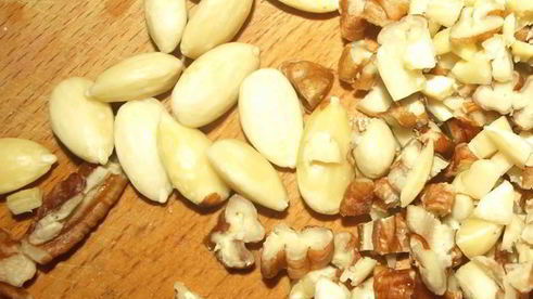 шоколадный кекс с миндалем и орехами пекан