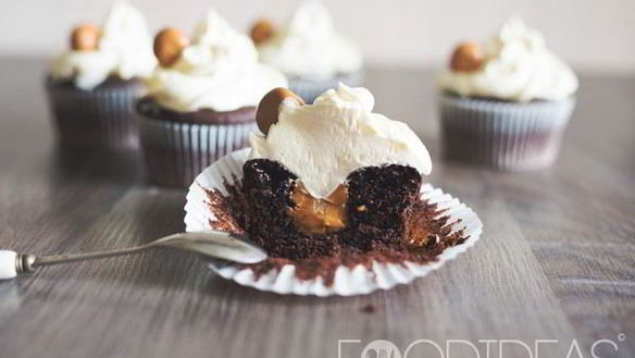 Рецепт Шоколадных капкейков с начинкой
