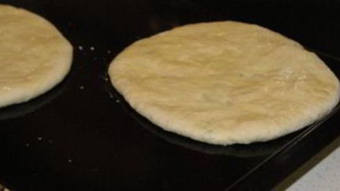 хачапури из слоеного теста