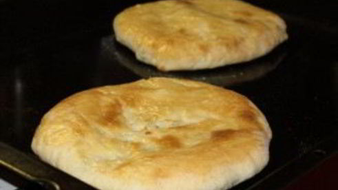 хачапури из слоеного теста