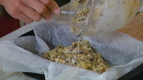 банановый хлеб с шоколадом и орехами