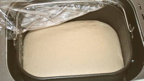 батон к чаю на бездрожжевой пшеничной закваске