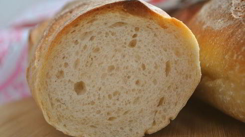 батон к чаю на бездрожжевой пшеничной закваске