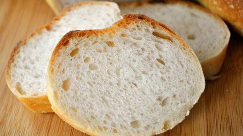 батон к чаю на бездрожжевой пшеничной закваске