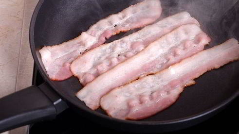 батоны на пшеничной закваске с беконом и луком