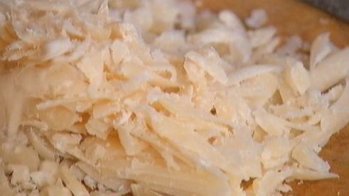 домашний хлеб с пармезаном и тимьяном