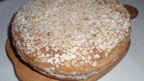 хлеб с финиками и овсяной мукой