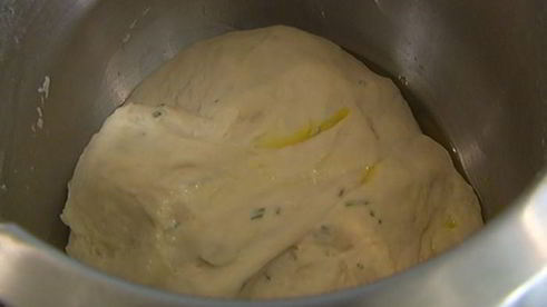 хлеб с розмарином и имбирем