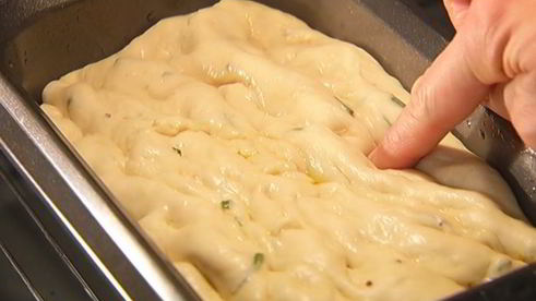 хлеб с розмарином и имбирем