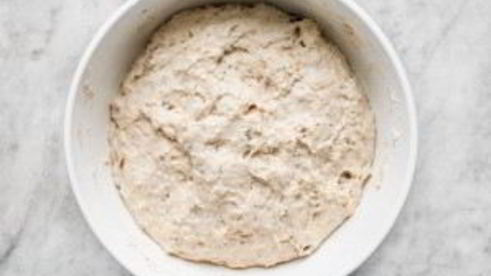 хлеб с сушеными томатами и базиликом