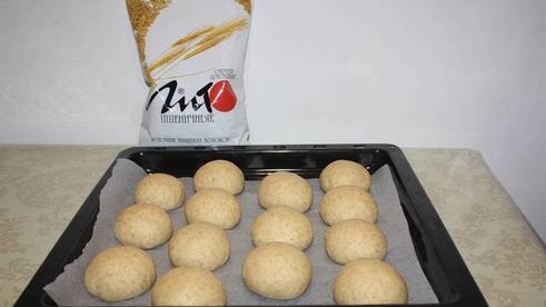 хлебцы с отрубями для гамбургеров и сэндвичей