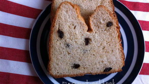 Рецепт Молочного хлеба с изюмом