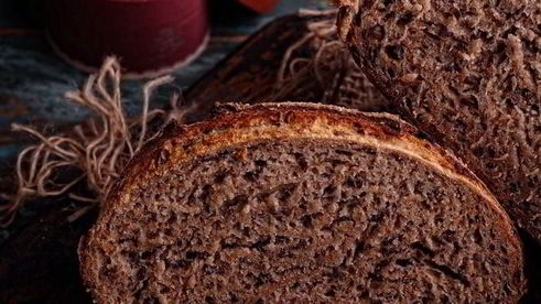 цельнозерновой хлеб на закваске с семенами льна