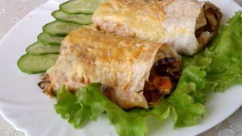 фаршированный овощами лаваш в духовке