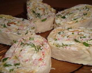 Лаваш с крабовыми палочками и сыром