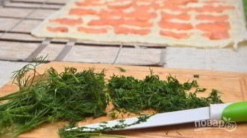 лаваш с сыром, и семгой, и зеленью