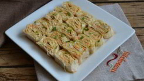 рулетики из лаваша с корейской морковкой