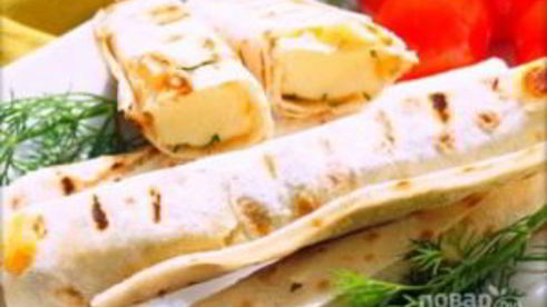 сулугуни в лаваше