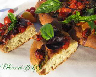 Фокачча с ароматными томатами