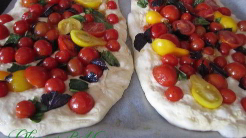 фокачча с ароматными томатами