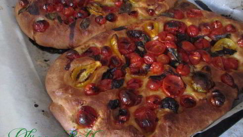 фокачча с ароматными томатами