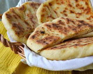 Индийские лепешки Наан с сыром