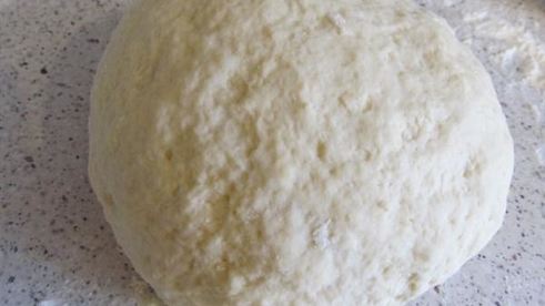 картофельная фокачча с томатами и чесноком