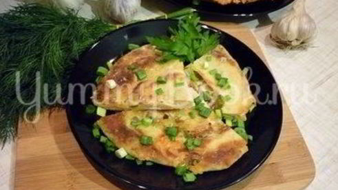 хрустящие лепешки с сыром и зеленым луком
