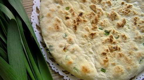 лепешка с зеленым луком