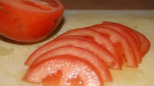 лепешки из творожного теста с помидором и моцареллой