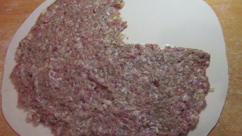 лепешки с фаршем на сковороде