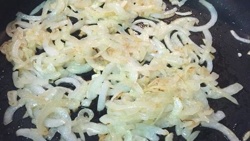 ореховое карри с куриной грудкой и лепешкой наан