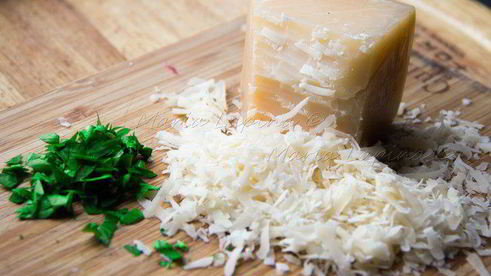 тортильи с острой курицей, овощами и сыром джюгас