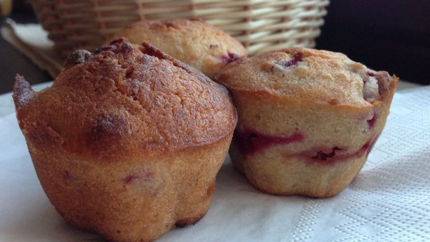 Рецепт банановых маффинов с клюквой