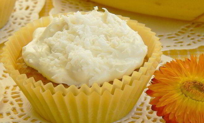 Банановые маффины с кокосовым облачком
