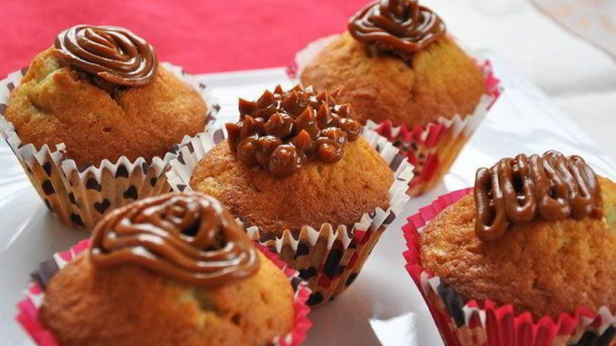 Рецепт банановых маффинов с вареной сгущенкой