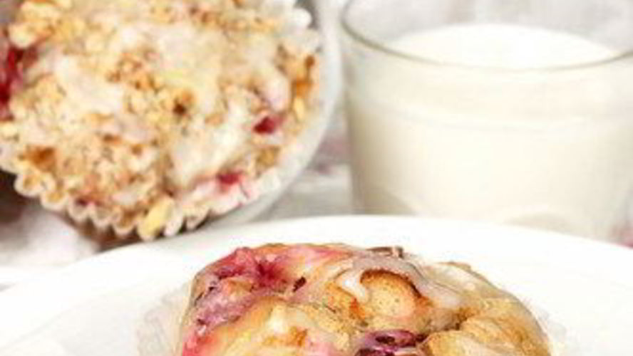 Рецепт клюквенных маффинов с апельсиновой цедрой в белой апельсиновой глазури