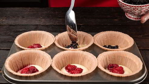 маффины с малиной и черникой