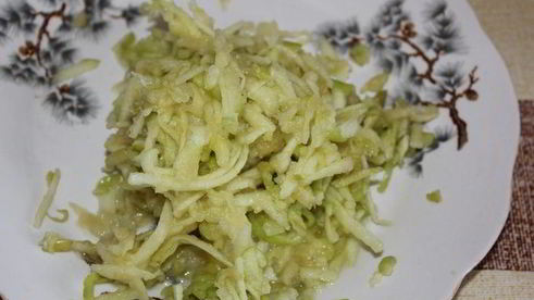 маффины с яблоком и изюмом с медово-ореховой глазурью