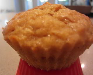 Морковные маффины с макадамией и ананасом