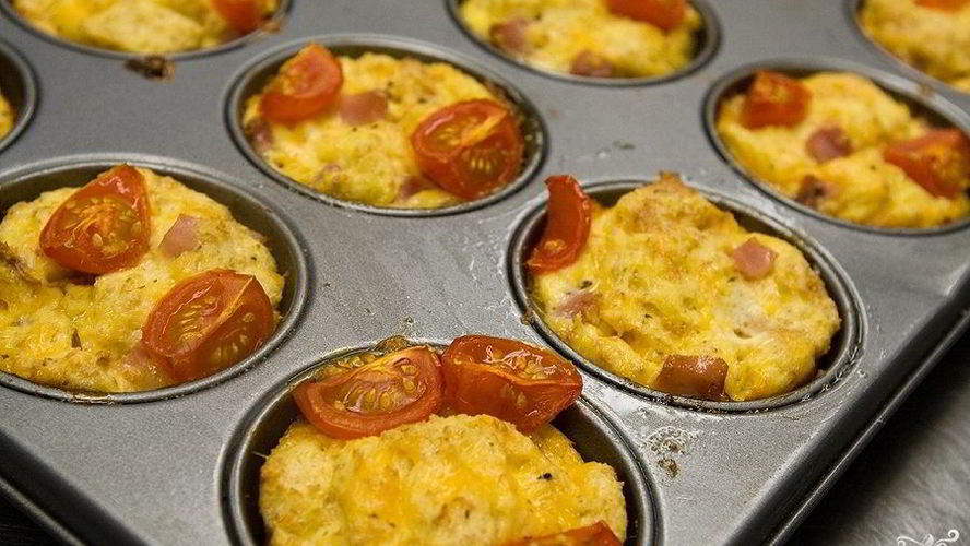 Рецепт необычных маффинов с ветчиной и сыром