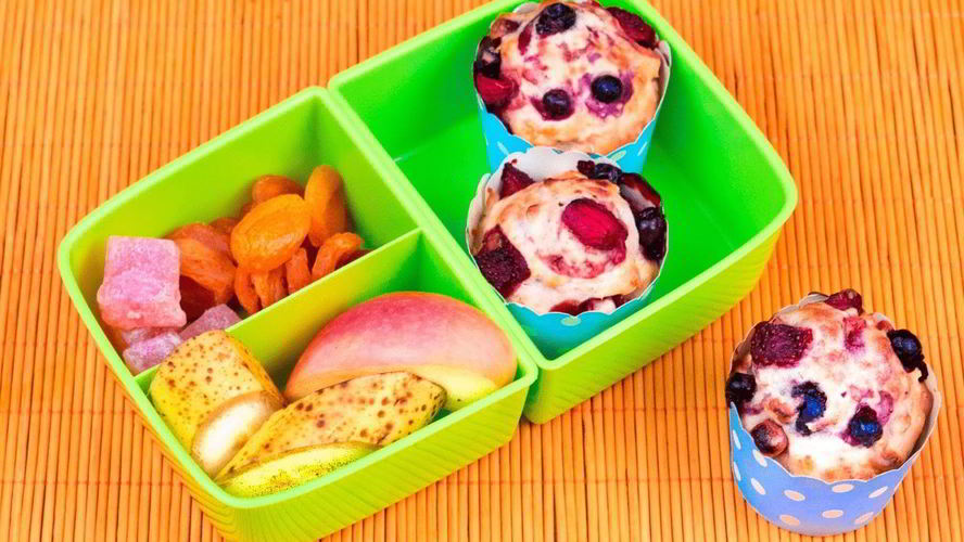 Рецепт полезных овсяных маффинов с ягодами