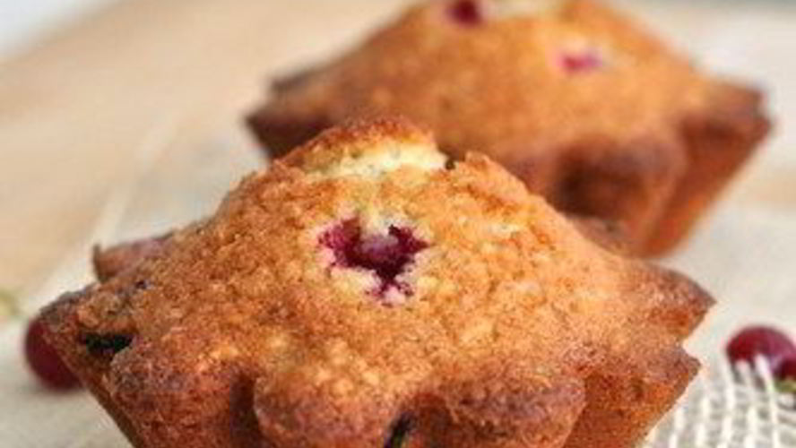 Рецепт постных овсяных маффинов с красной смородиной