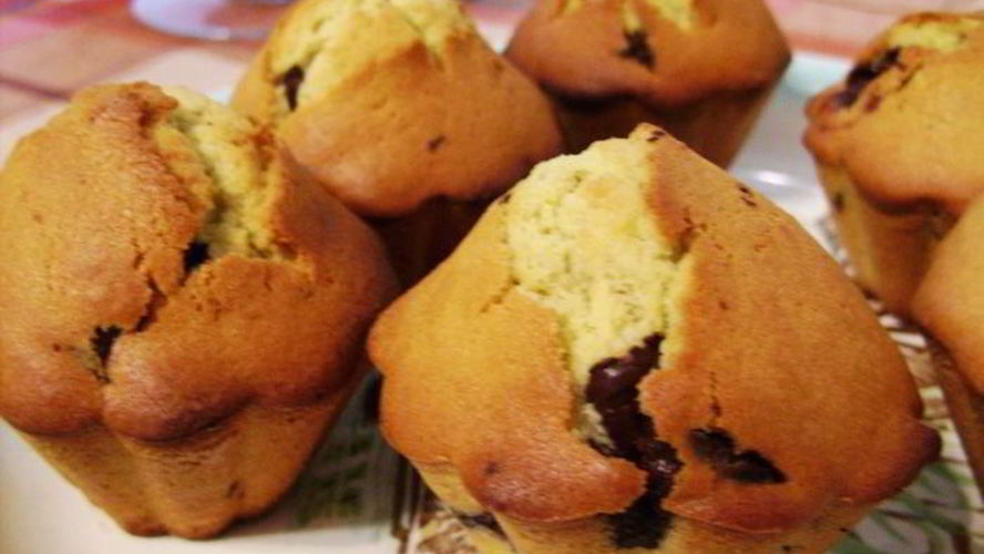 Рецепт рассыпчатых маффинов с шоколадными кусочками