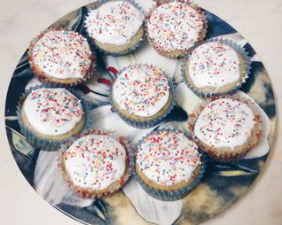 Сладкие маффины с глазурью